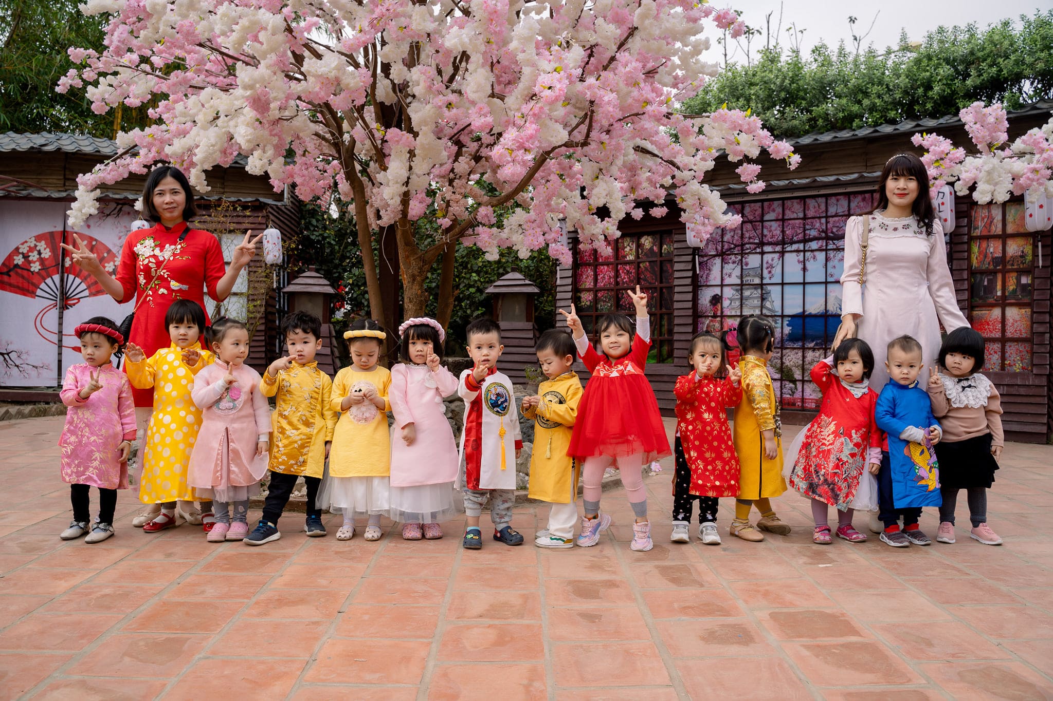 Buổi Dã Ngoại Tại Vườn Hoa Nhật Tân Và Bãi Đá Sông Hồng - Mầm Non Kid's Moon