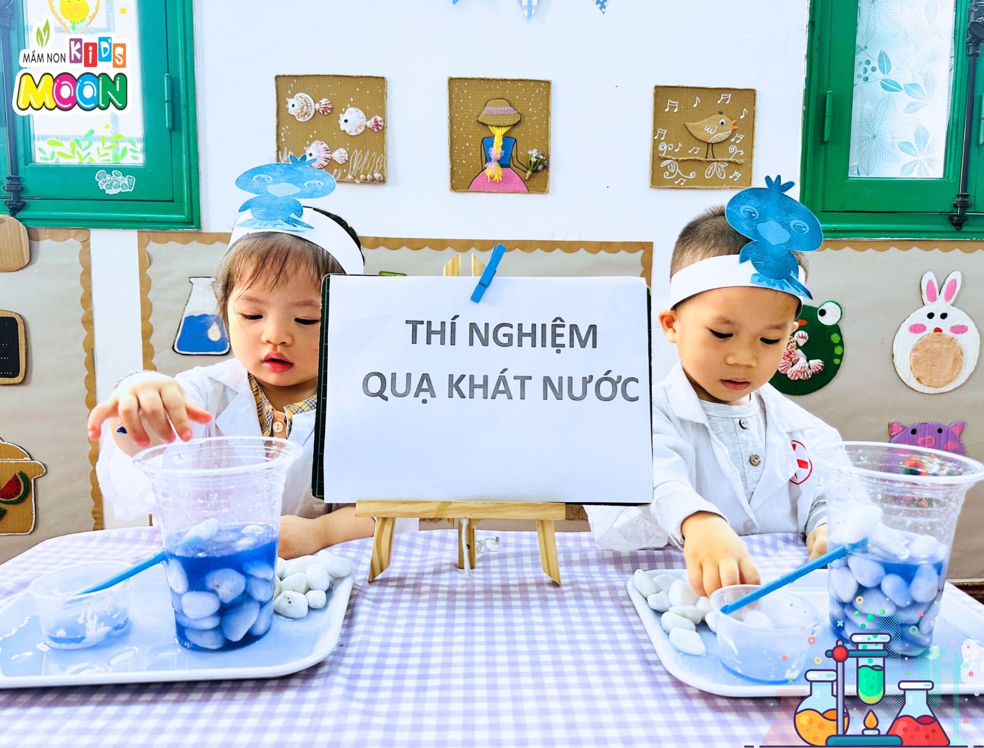 THÍ NGHIỆM: “CON QUẠ KHÁT NƯỚC” - Mầm Non Kid's Moon