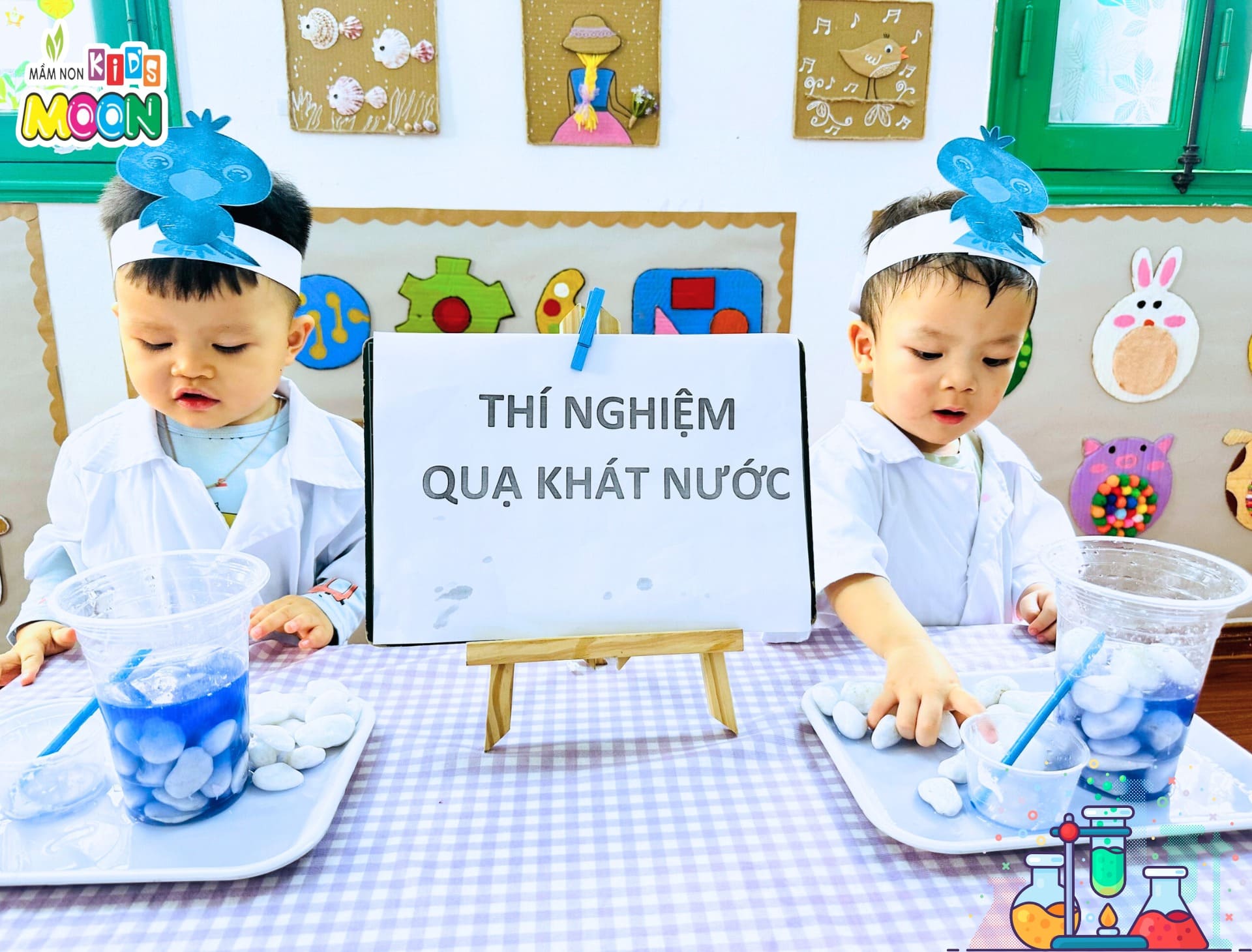 THÍ NGHIỆM: “CON QUẠ KHÁT NƯỚC” - Mầm Non Kid's Moon