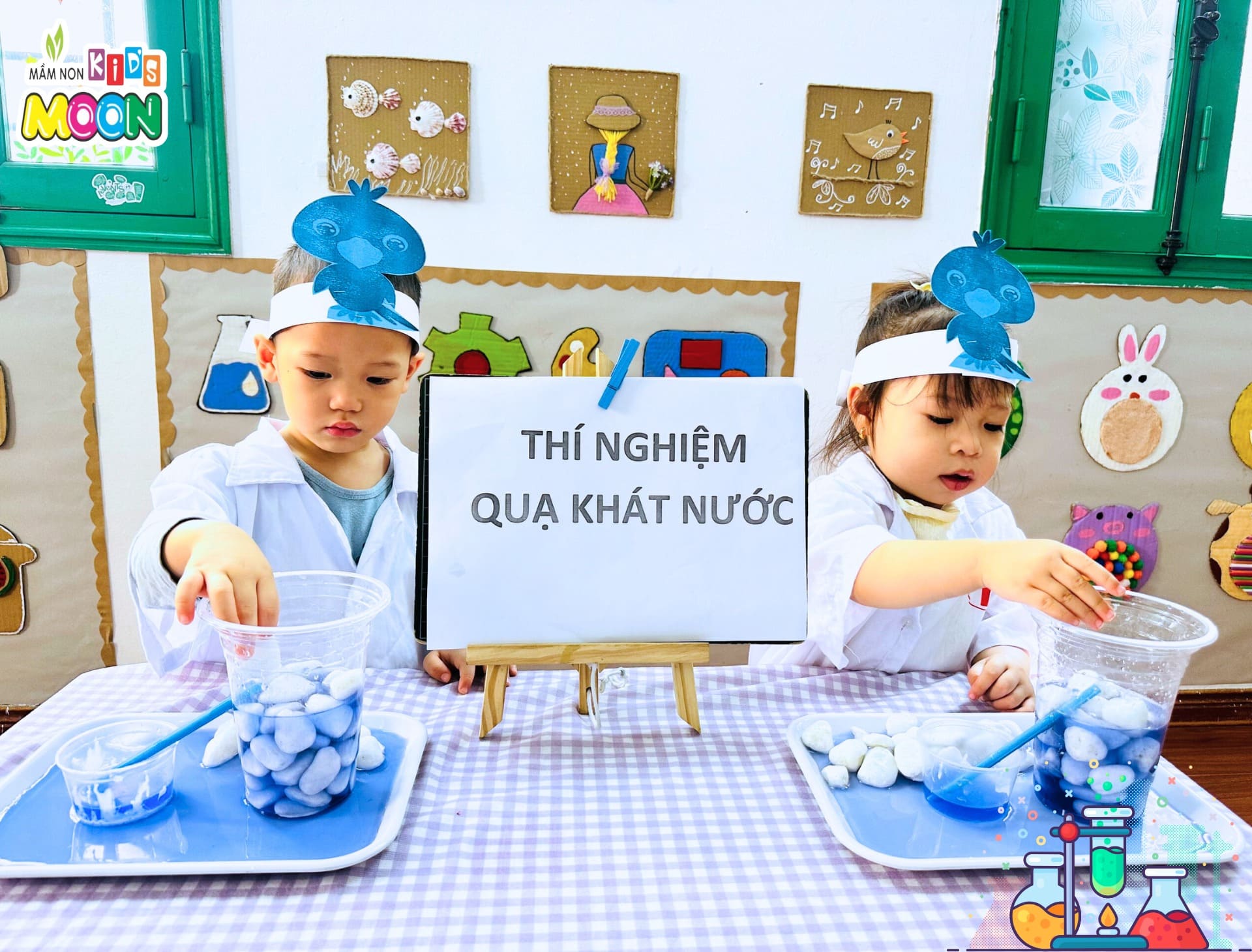 THÍ NGHIỆM: “CON QUẠ KHÁT NƯỚC” - Mầm Non Kid's Moon