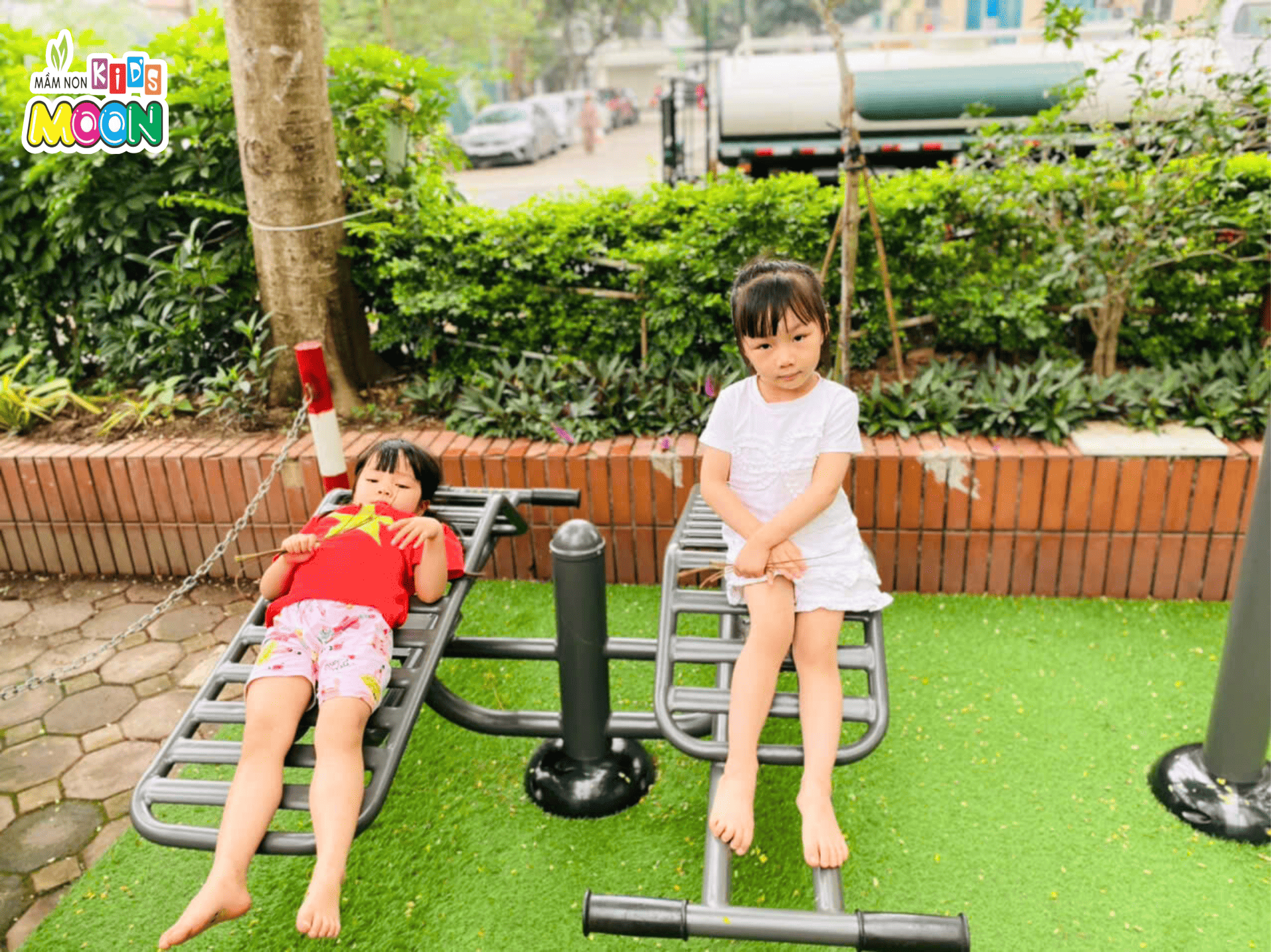 VẬN ĐỘNG VÀ VUI CHƠI NGOÀI TRỜI - Mầm Non Kid's Moon