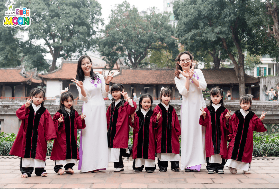 🌻 KỶ YẾU MẦM NON - NƠI YÊU THƯƠNG CON MÃI - Mầm Non Kid's Moon