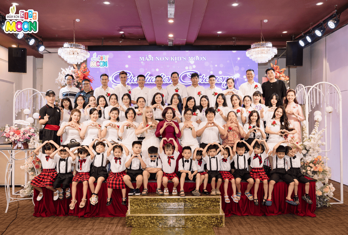 CÙNG KID’S MOON - CON TRƯỞNG THÀNH TRONG VÒNG TAY YÊU THƯƠNG - Mầm Non Kid's Moon