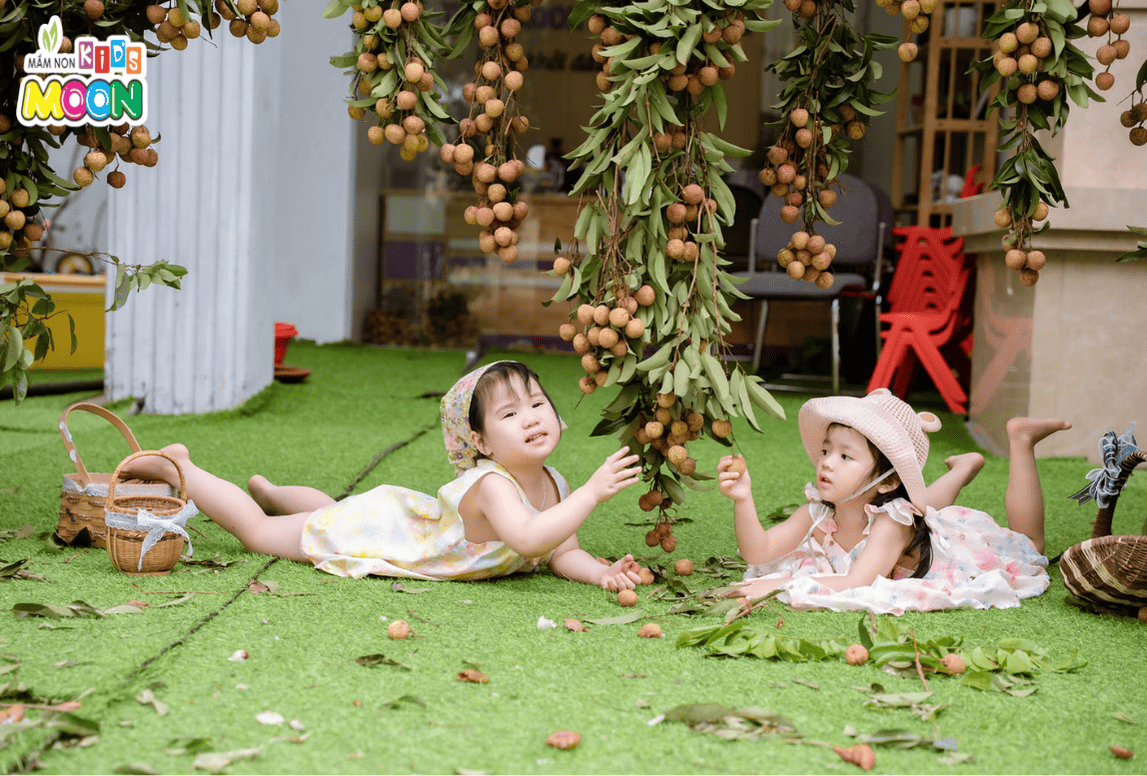 VƯỜN VẢI NHỚ THƯƠNG – MÙA HÈ CỦA NHỮNG KHOẢNH KHẮC NGỌT NGÀO - Mầm Non Kid's Moon