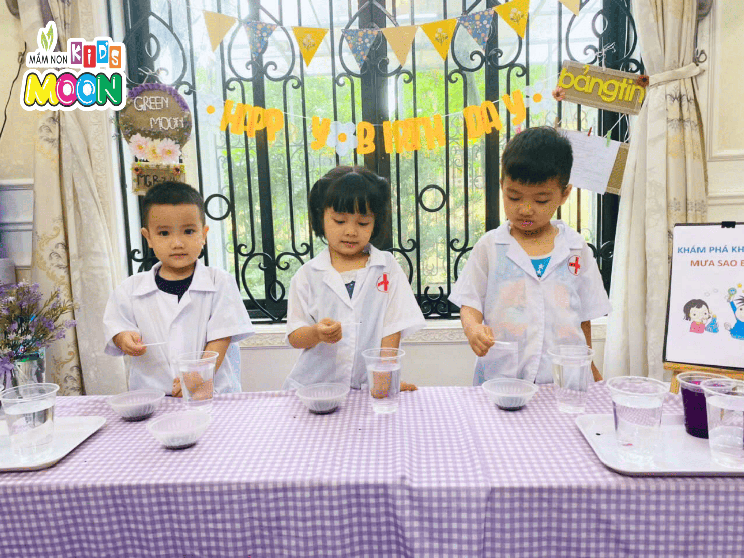 KHOẢNH KHẮC DIỆU KỲ VỚI THÍ NGHIỆM "MƯA SAO BĂNG" CỦA CÁC BẠN NHỎ - Mầm Non Kid's Moon