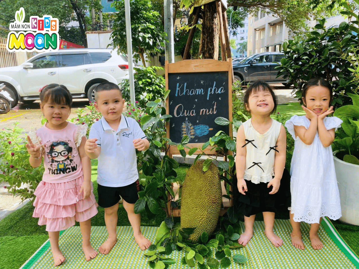 KHÁM PHÁ QUẢ MÍT – TIẾT HỌC TRẢI NGHIỆM THƠM NGON VÀ BỔ ÍCH - Mầm Non Kid's Moon