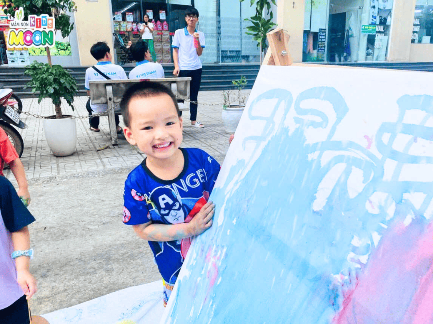 MÙA HÈ RỰC RỠ – “CHÁY HẾT MÌNH” CÙNG LỄ HỘI SẮC MÀU TẠI KID’S MOON - Mầm Non Kid's Moon