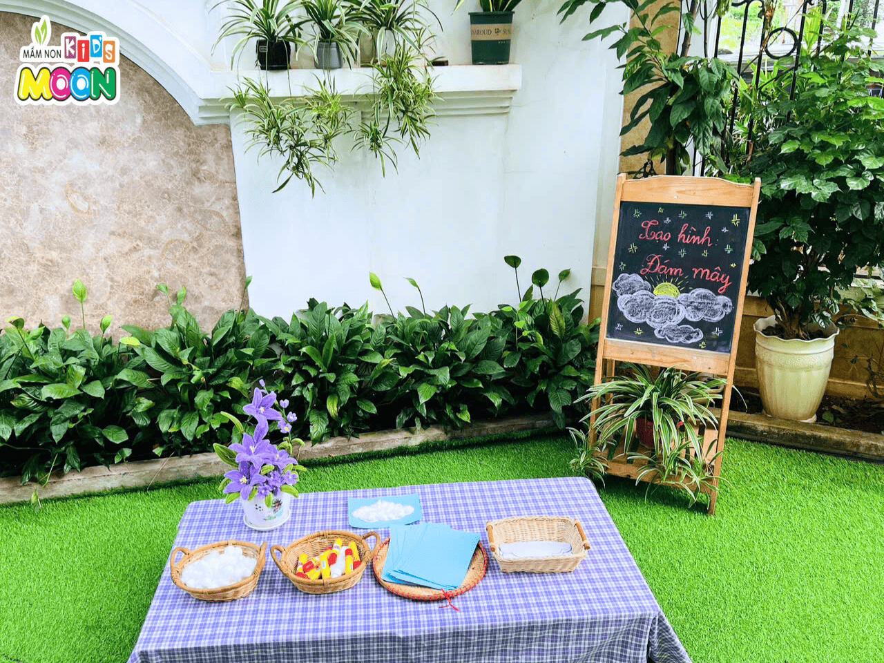 NHỮNG ĐÁM MÂY TRẮNG MUỐT TRONG TIẾT HỌC TẠO HÌNH - Mầm Non Kid's Moon