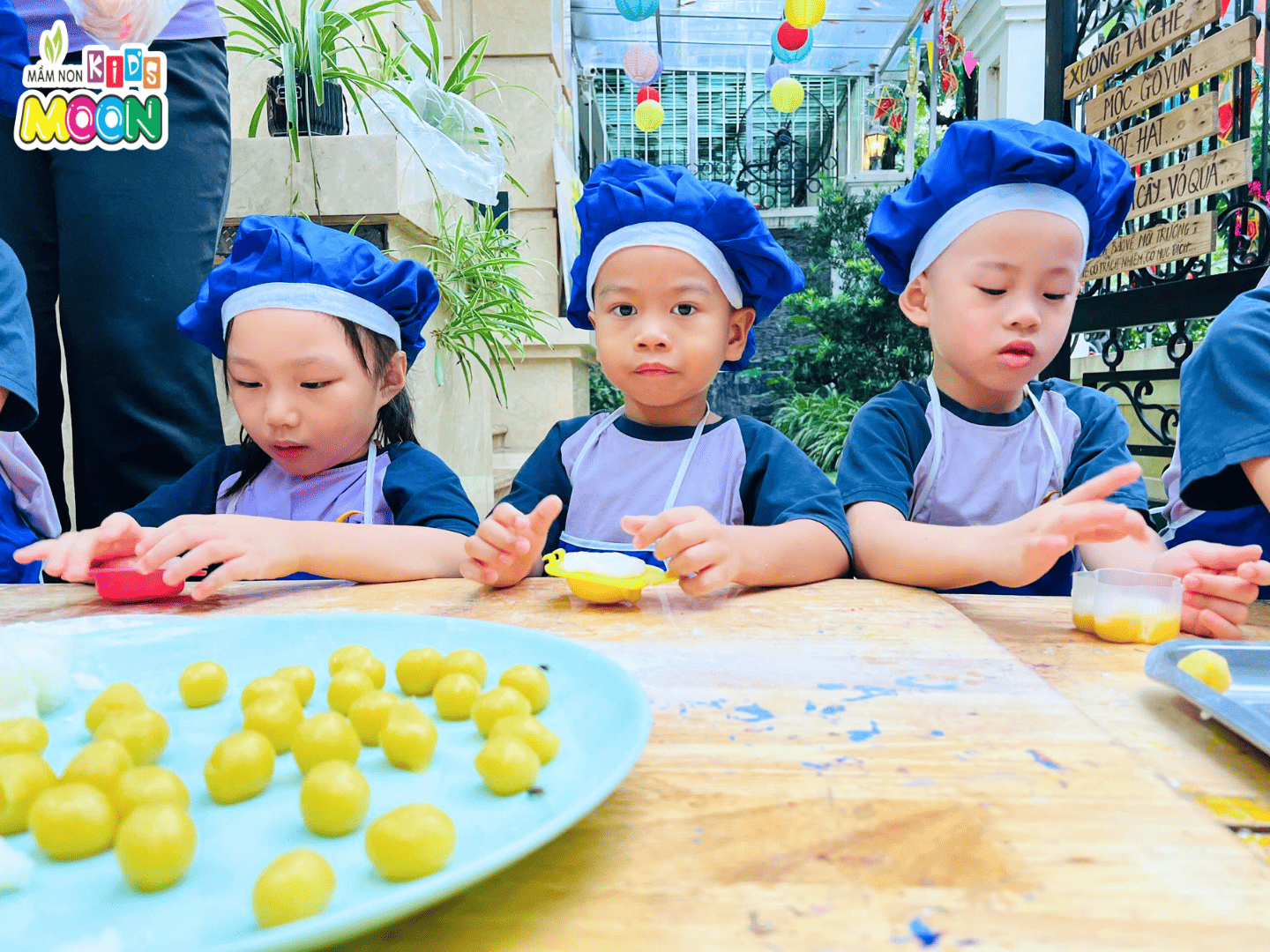 HOẠT ĐỘNG “BÉ LÀM BÁNH TRUNG THU” – KÝ ỨC NGỌT NGÀO SAU MÙA TRĂNG RẰM - Mầm Non Kid's Moon
