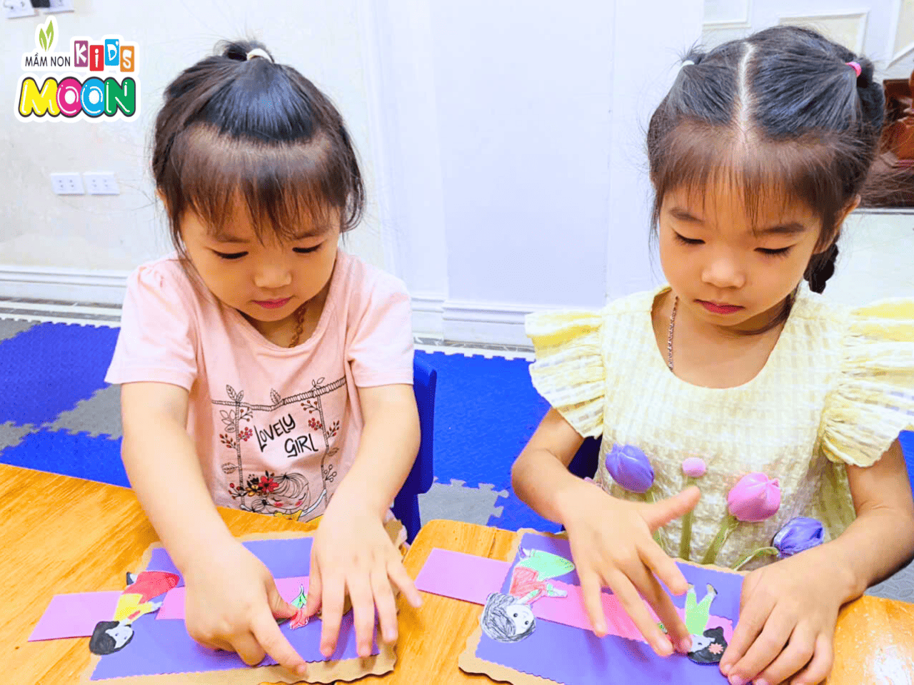 “BÉ GREEN MOON KHÉO TAY – GỬI TẶNG MẸ YÊU NGÀN LỜI THƯƠNG” “BÉ GREEN MOON KHÉO TAY – GỬI TẶNG MẸ YÊU NGÀN LỜI THƯƠNG” - Mầm Non Kid's Moon