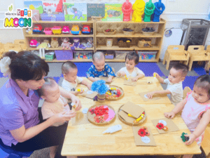 BÉ LÀM THIỆP TẶNG MẸ – MÓN QUÀ NHỎ, TÌNH YÊU TO - Mầm Non Kid's Moon