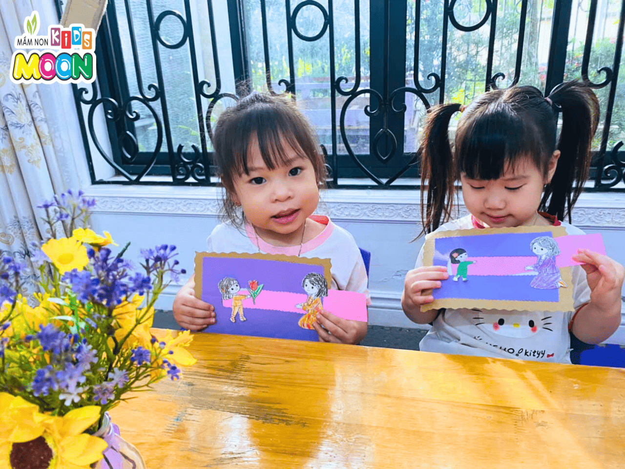 “BÉ GREEN MOON KHÉO TAY – GỬI TẶNG MẸ YÊU NGÀN LỜI THƯƠNG” “BÉ GREEN MOON KHÉO TAY – GỬI TẶNG MẸ YÊU NGÀN LỜI THƯƠNG” - Mầm Non Kid's Moon