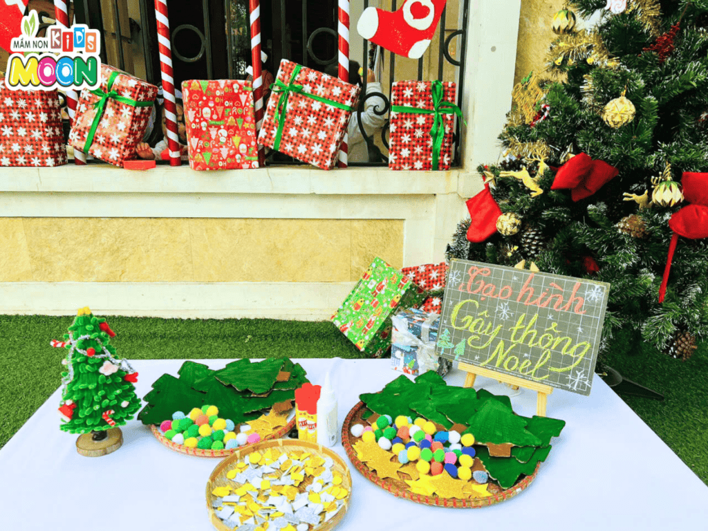 HOẠT ĐỘNG TẠO HÌNH: TRANG TRÍ CÂY THÔNG NOEL HOẠT ĐỘNG TẠO HÌNH: TRANG TRÍ CÂY THÔNG NOEL - Mầm Non Kid's Moon