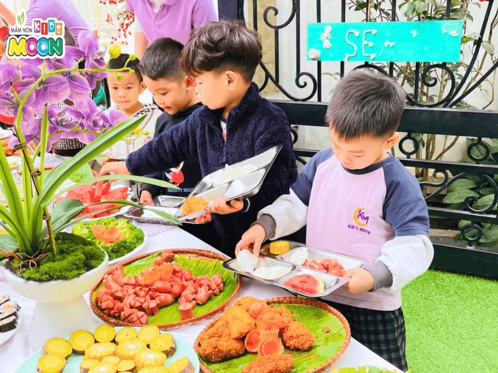 BỮA TIỆC BUFFET THÁNG 12 – RỘN RÀNG CHÀO ĐÓN NĂM MỚI BÍNH NGỌ 2026 BỮA TIỆC BUFFET THÁNG 12 – RỘN RÀNG CHÀO ĐÓN NĂM MỚI BÍNH NGỌ 2026 - Mầm Non Kid's Moon