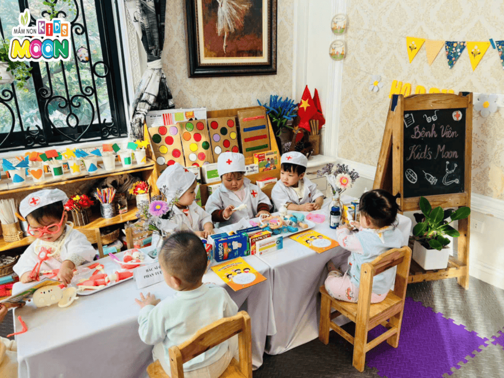HOẠT ĐỘNG TRẢI NGHIỆM “BÉ LÀM BÁC SĨ” TẠI MẦM NON KID'S MOON HOẠT ĐỘNG TRẢI NGHIỆM “BÉ LÀM BÁC SĨ” TẠI MẦM NON KID'S MOON - Mầm Non Kid's Moon