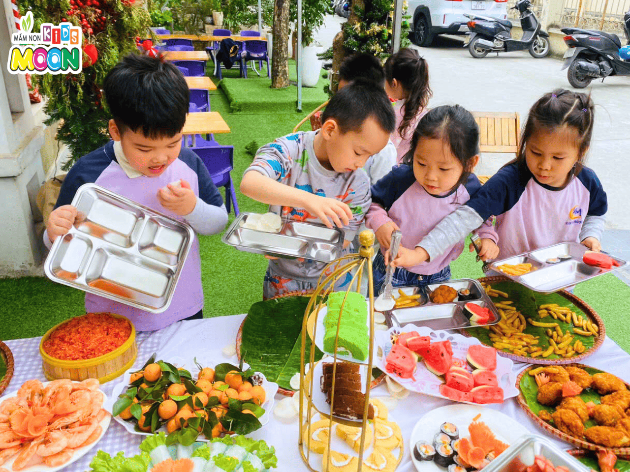 BỮA TIỆC BUFFET THÁNG 12 – RỘN RÀNG CHÀO ĐÓN NĂM MỚI BÍNH NGỌ 2026 BỮA TIỆC BUFFET THÁNG 12 – RỘN RÀNG CHÀO ĐÓN NĂM MỚI BÍNH NGỌ 2026 - Mầm Non Kid's Moon