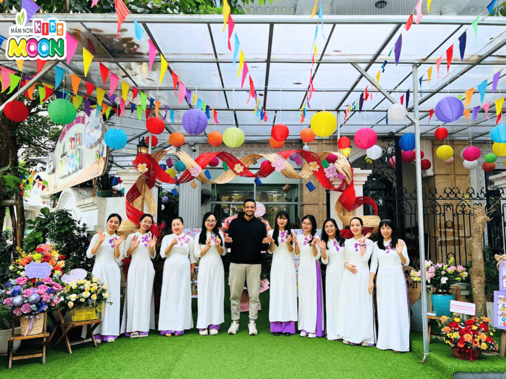 CHÚC MỪNG NGÀY NHÀ GIÁO VIỆT NAM 20/11 CHÚC MỪNG NGÀY NHÀ GIÁO VIỆT NAM 20/11 - Mầm Non Kid's Moon