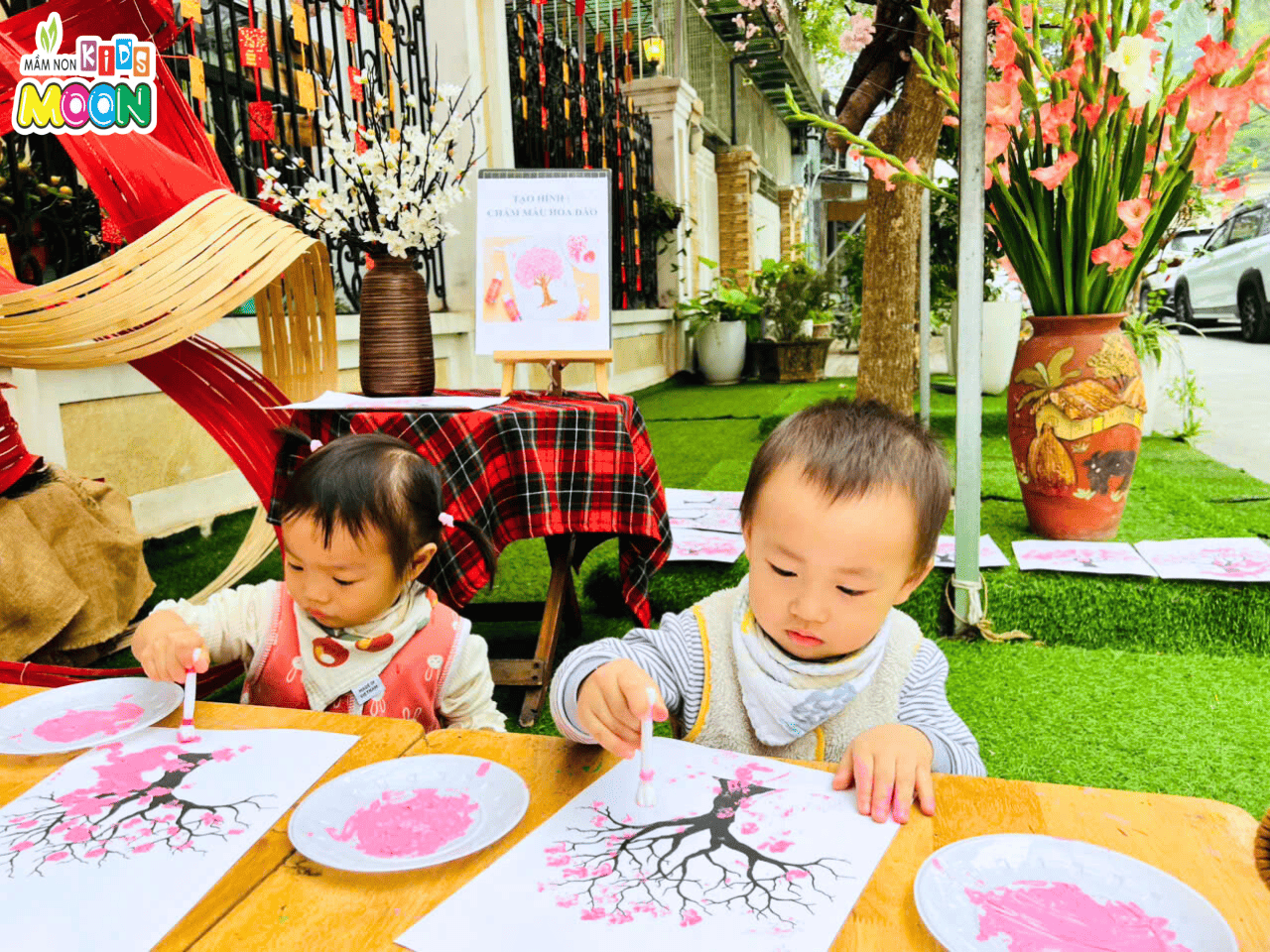 BÉ CHẤM – HOA NỞ – XUÂN VỀ! BÉ CHẤM – HOA NỞ – XUÂN VỀ! - Mầm Non Kid's Moon