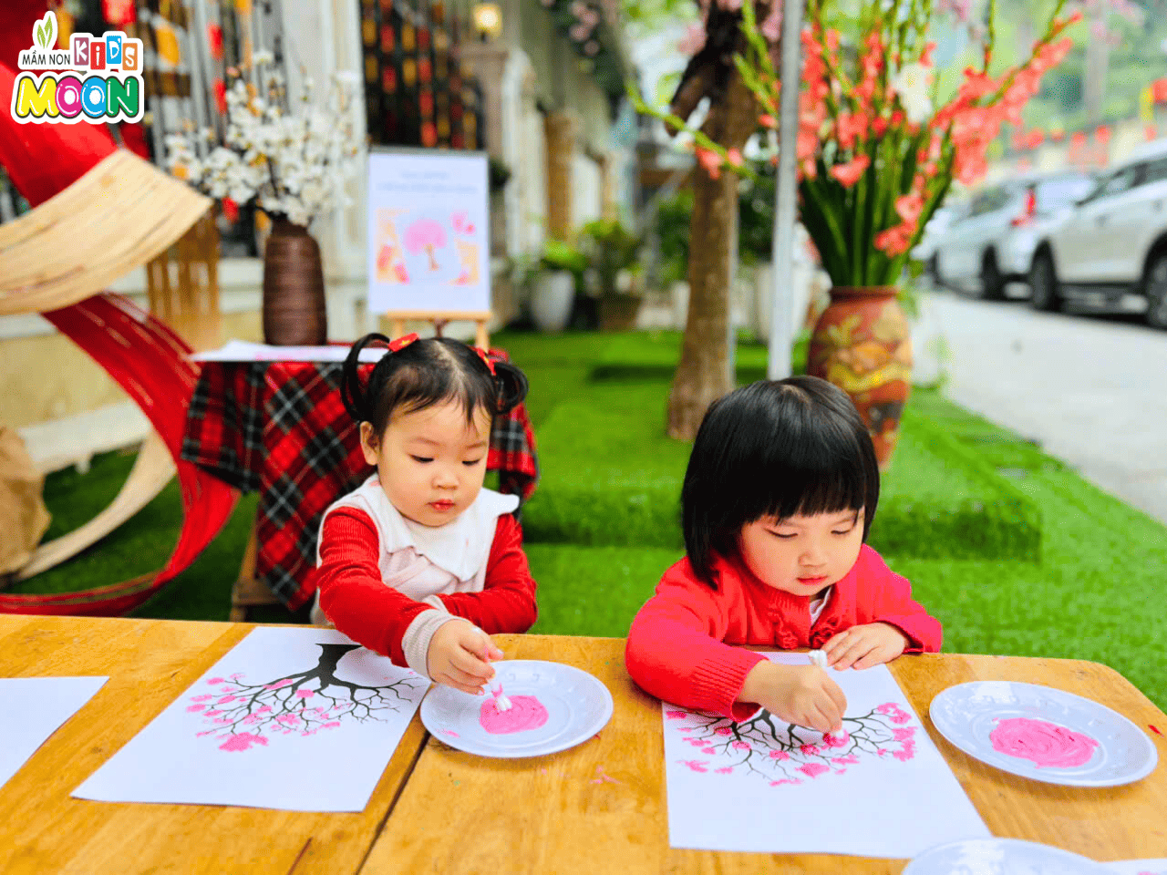 BÉ CHẤM – HOA NỞ – XUÂN VỀ! BÉ CHẤM – HOA NỞ – XUÂN VỀ! - Mầm Non Kid's Moon