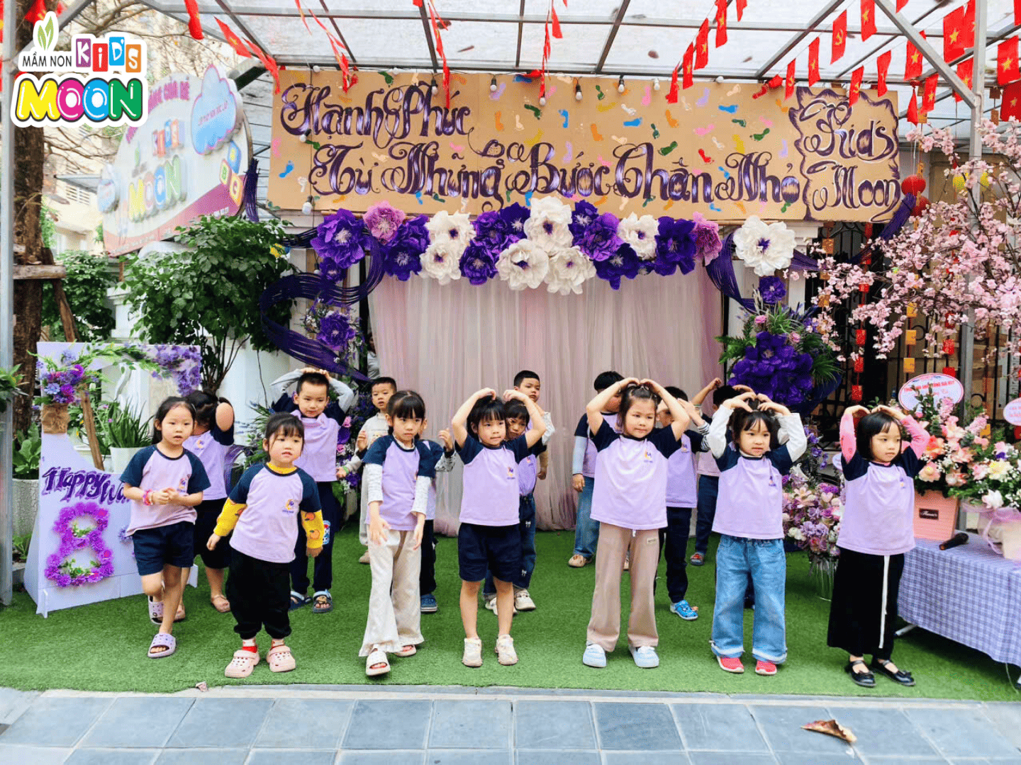 CHƯƠNG TRÌNH VĂN NGHỆ & TIỆC BUFFET CHÀO MỪNG NGÀY 8/3 CHƯƠNG TRÌNH VĂN NGHỆ & TIỆC BUFFET CHÀO MỪNG NGÀY 8/3 - Mầm Non Kid's Moon