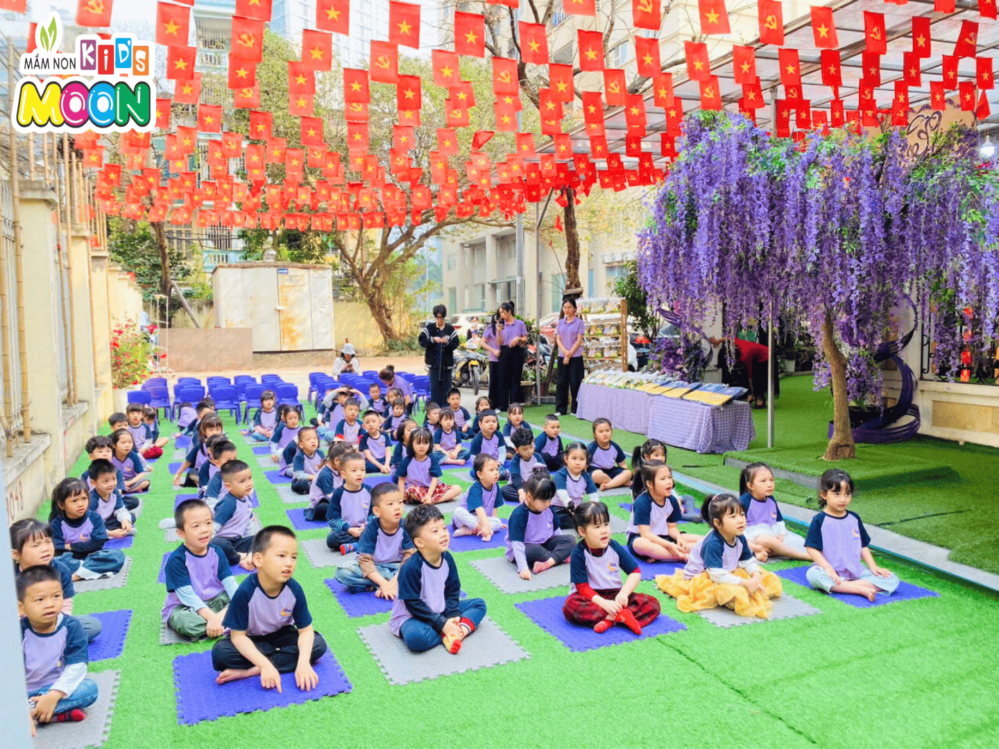 RUNG CHUÔNG VÀNG TIẾNG ANH – SÂN CHƠI BỔ ÍCH TẠI MẦM NON KID’S MOON RUNG CHUÔNG VÀNG TIẾNG ANH – SÂN CHƠI BỔ ÍCH TẠI MẦM NON KID’S MOON - Mầm Non Kid's Moon