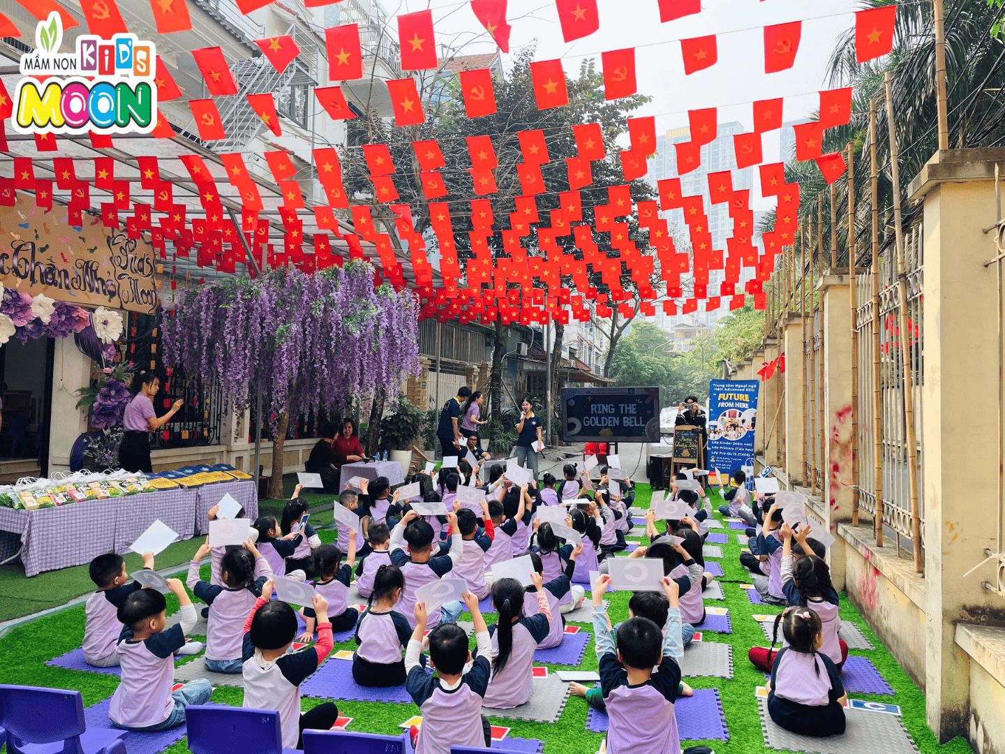 RUNG CHUÔNG VÀNG TIẾNG ANH – SÂN CHƠI BỔ ÍCH TẠI MẦM NON KID’S MOON RUNG CHUÔNG VÀNG TIẾNG ANH – SÂN CHƠI BỔ ÍCH TẠI MẦM NON KID’S MOON - Mầm Non Kid's Moon