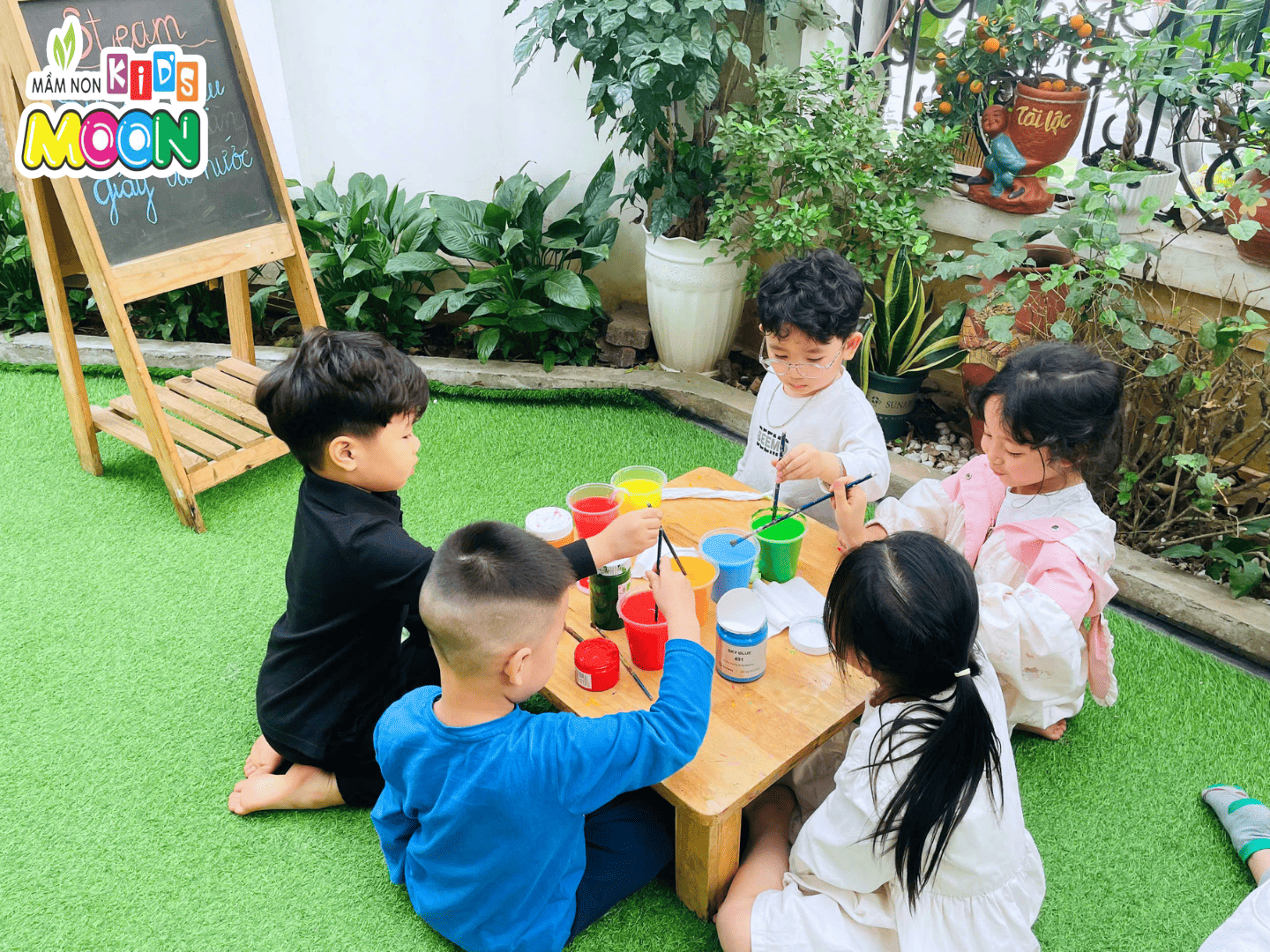 STEAM VUI NHỘN: SỰ KÌ DIỆU CỦA GIẤY VÀ NƯỚC STEAM VUI NHỘN: SỰ KÌ DIỆU CỦA GIẤY VÀ NƯỚC - Mầm Non Kid's Moon