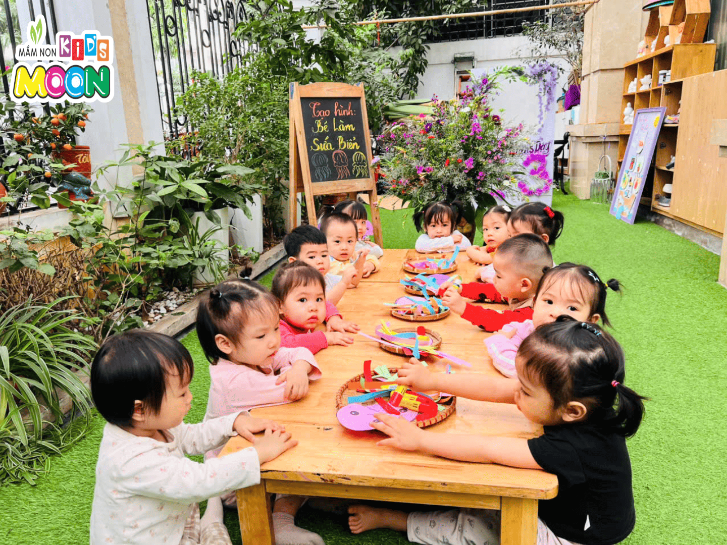 KHÁM PHÁ ĐẠI DƯƠNG: BÉ LÀM SỨA BIỂN KHÁM PHÁ ĐẠI DƯƠNG: BÉ LÀM SỨA BIỂN - Mầm Non Kid's Moon
