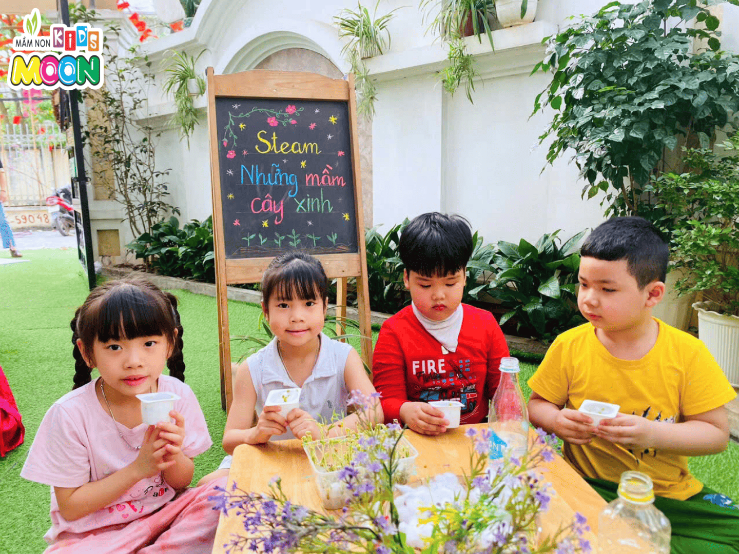 TIẾT HỌC STEAM: NHỮNG MẦM CÂY XINH TIẾT HỌC STEAM: NHỮNG MẦM CÂY XINH - Mầm Non Kid's Moon