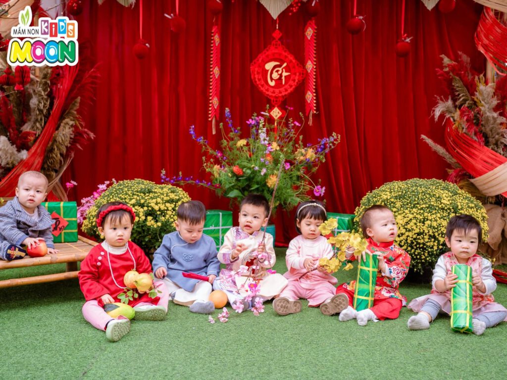 XUÂN YÊU THƯƠNG TRONG TỪNG KHOẢNH KHẮC XUÂN YÊU THƯƠNG TRONG TỪNG KHOẢNH KHẮC - Mầm Non Kid's Moon