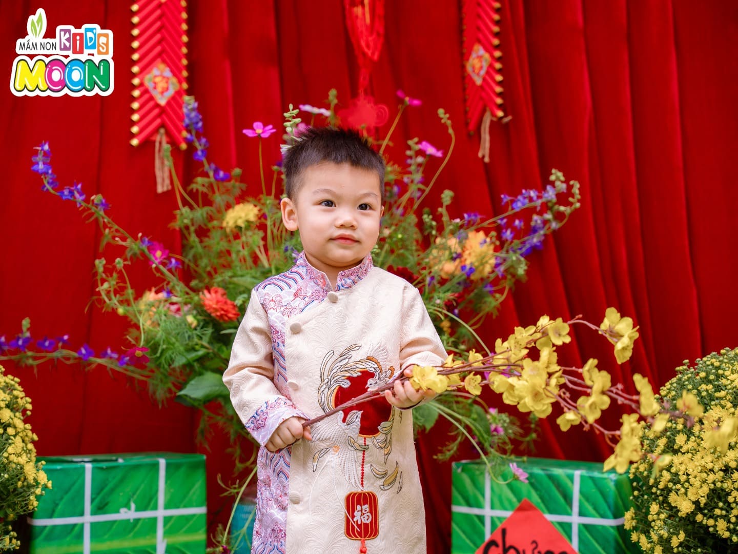 XUÂN YÊU THƯƠNG TRONG TỪNG KHOẢNH KHẮC XUÂN YÊU THƯƠNG TRONG TỪNG KHOẢNH KHẮC - Mầm Non Kid's Moon