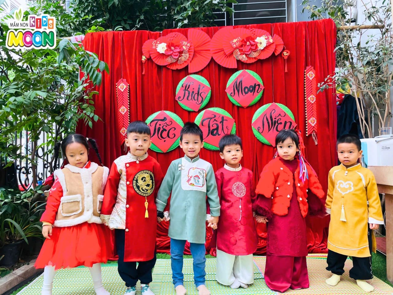 TIỆC TẤT NIÊN ẤM CÚNG CUỐI NĂM CÙNG KID’S MOON TIỆC TẤT NIÊN ẤM CÚNG CUỐI NĂM CÙNG KID’S MOON - Mầm Non Kid's Moon