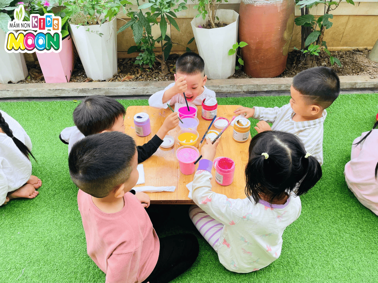 STEAM VUI NHỘN: SỰ KÌ DIỆU CỦA GIẤY VÀ NƯỚC STEAM VUI NHỘN: SỰ KÌ DIỆU CỦA GIẤY VÀ NƯỚC - Mầm Non Kid's Moon