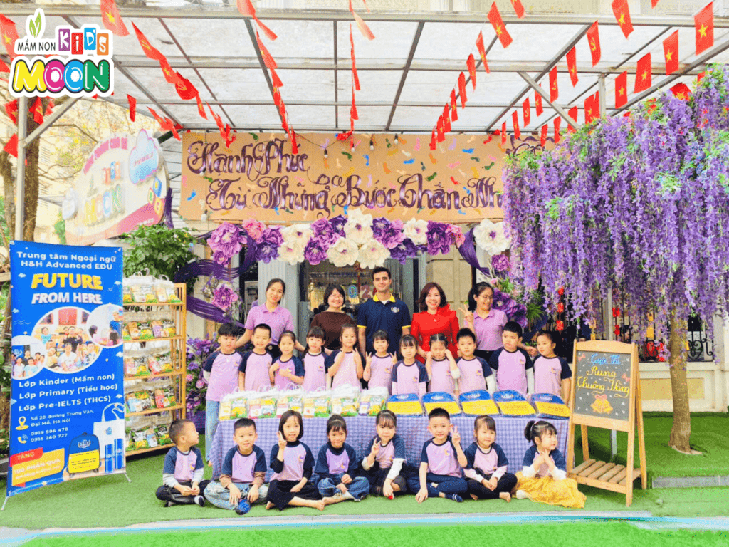 RUNG CHUÔNG VÀNG TIẾNG ANH – SÂN CHƠI BỔ ÍCH TẠI MẦM NON KID’S MOON RUNG CHUÔNG VÀNG TIẾNG ANH – SÂN CHƠI BỔ ÍCH TẠI MẦM NON KID’S MOON - Mầm Non Kid's Moon