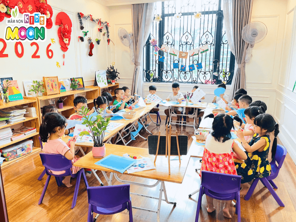 TẠO HÌNH: BỨC TRANH ĐẠI DƯƠNG TẠO HÌNH: BỨC TRANH ĐẠI DƯƠNG - Mầm Non Kid's Moon