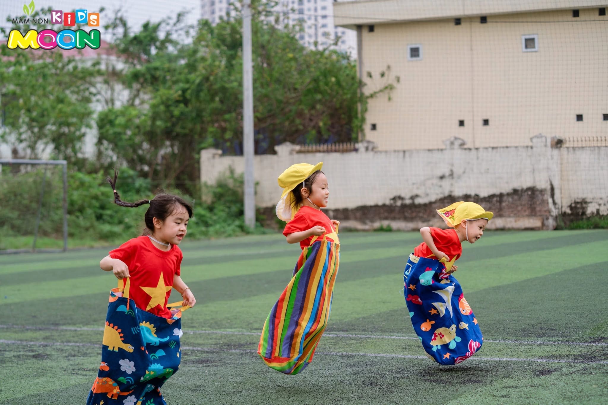 SÔI ĐỘNG NGÀY HỘI THỂ THAO CỦA CÁC BẠN NHỎ MẦM NON KID’S MOON SÔI ĐỘNG NGÀY HỘI THỂ THAO CỦA CÁC BẠN NHỎ MẦM NON KID’S MOON - Mầm Non Kid's Moon