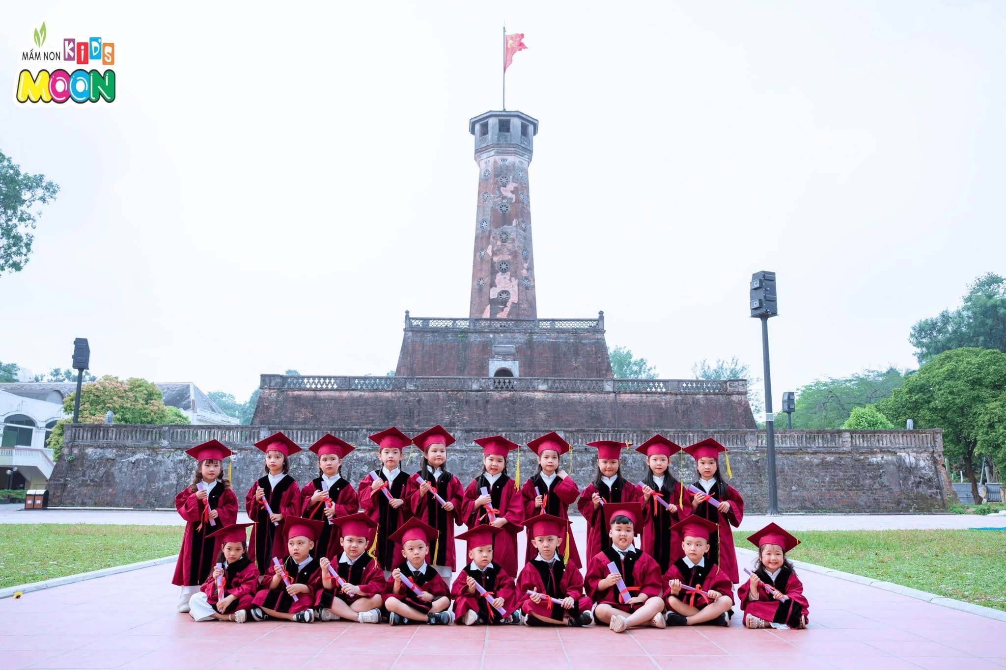 KỶ YẾU TUỔI THƠ TẠI HOÀNG THÀNH THĂNG LONG KỶ YẾU TUỔI THƠ TẠI HOÀNG THÀNH THĂNG LONG - Mầm Non Kid's Moon