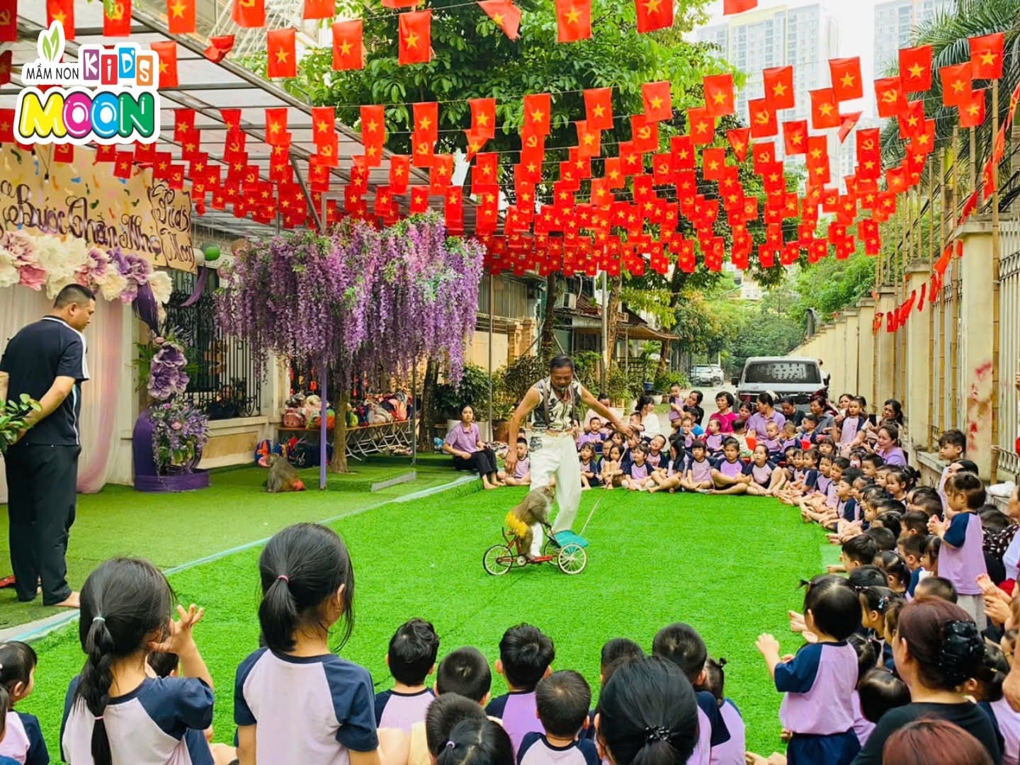 RỘN RÀNG NGÀY HỘI XIẾC TẠI KID’S MOON RỘN RÀNG NGÀY HỘI XIẾC TẠI KID’S MOON - Mầm Non Kid's Moon