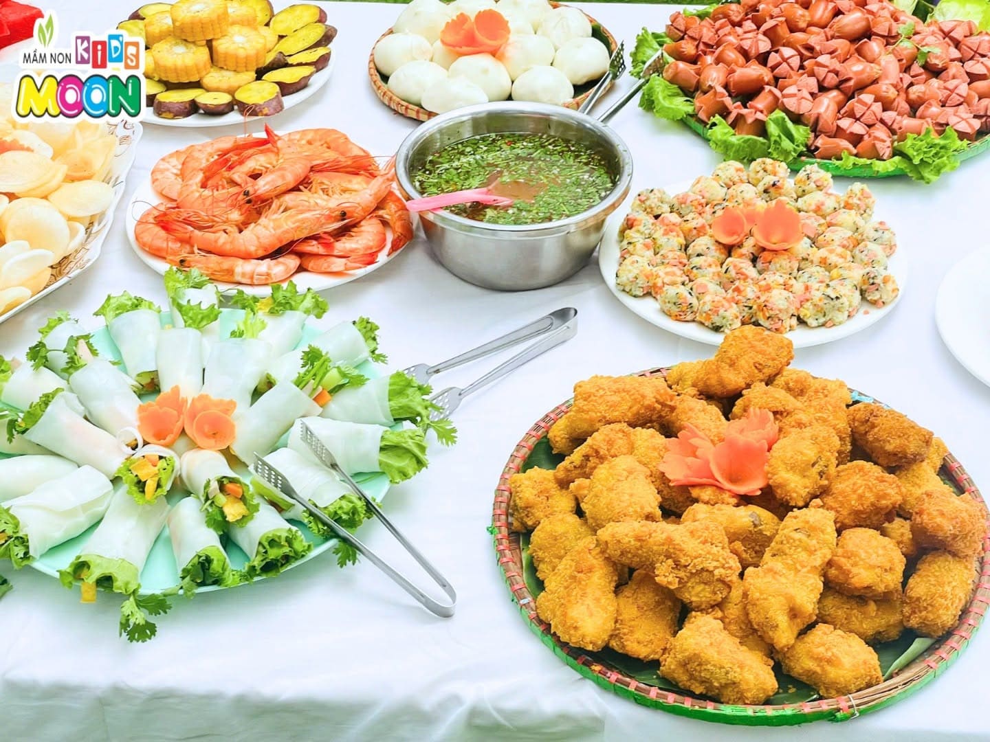 🇻🇳 CHÀO MỪNG NGÀY 30/4 🇻🇳 🇻🇳 CHÀO MỪNG NGÀY 30/4 🇻🇳 - Mầm Non Kid's Moon