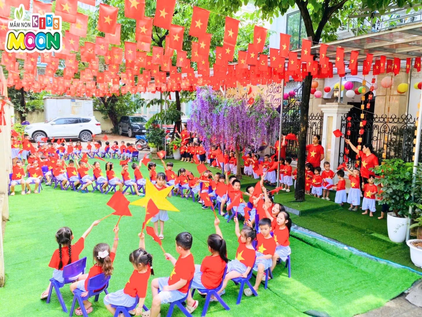 🇻🇳 CHÀO MỪNG NGÀY 30/4 🇻🇳 - Mầm Non Kid's Moon