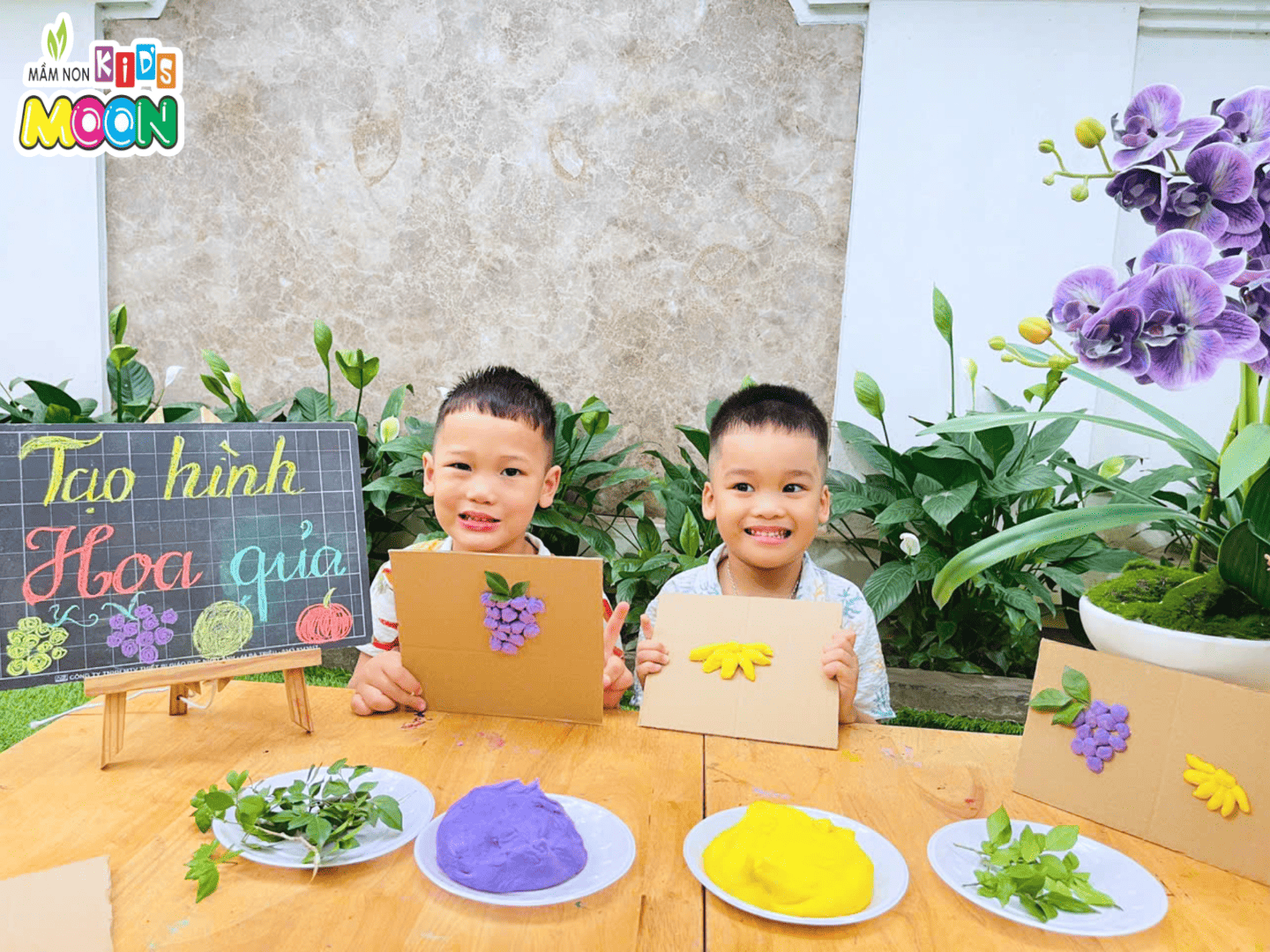 TIẾT HỌC TẠO HÌNH "HOA QUẢ" TIẾT HỌC TẠO HÌNH "HOA QUẢ" - Mầm Non Kid's Moon