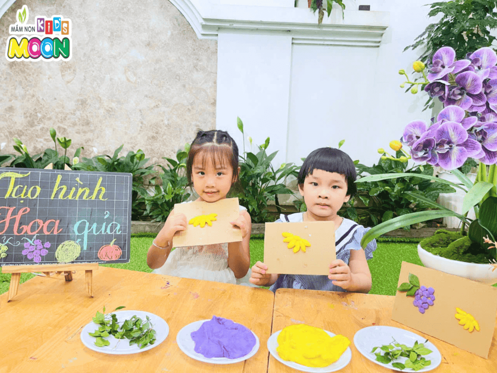 TIẾT HỌC TẠO HÌNH "HOA QUẢ" TIẾT HỌC TẠO HÌNH "HOA QUẢ" - Mầm Non Kid's Moon